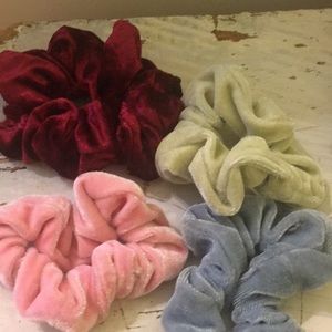 Four velvet scrunchies